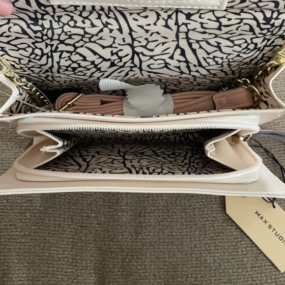 MaxStudio crossbody - Picture 3 of 3